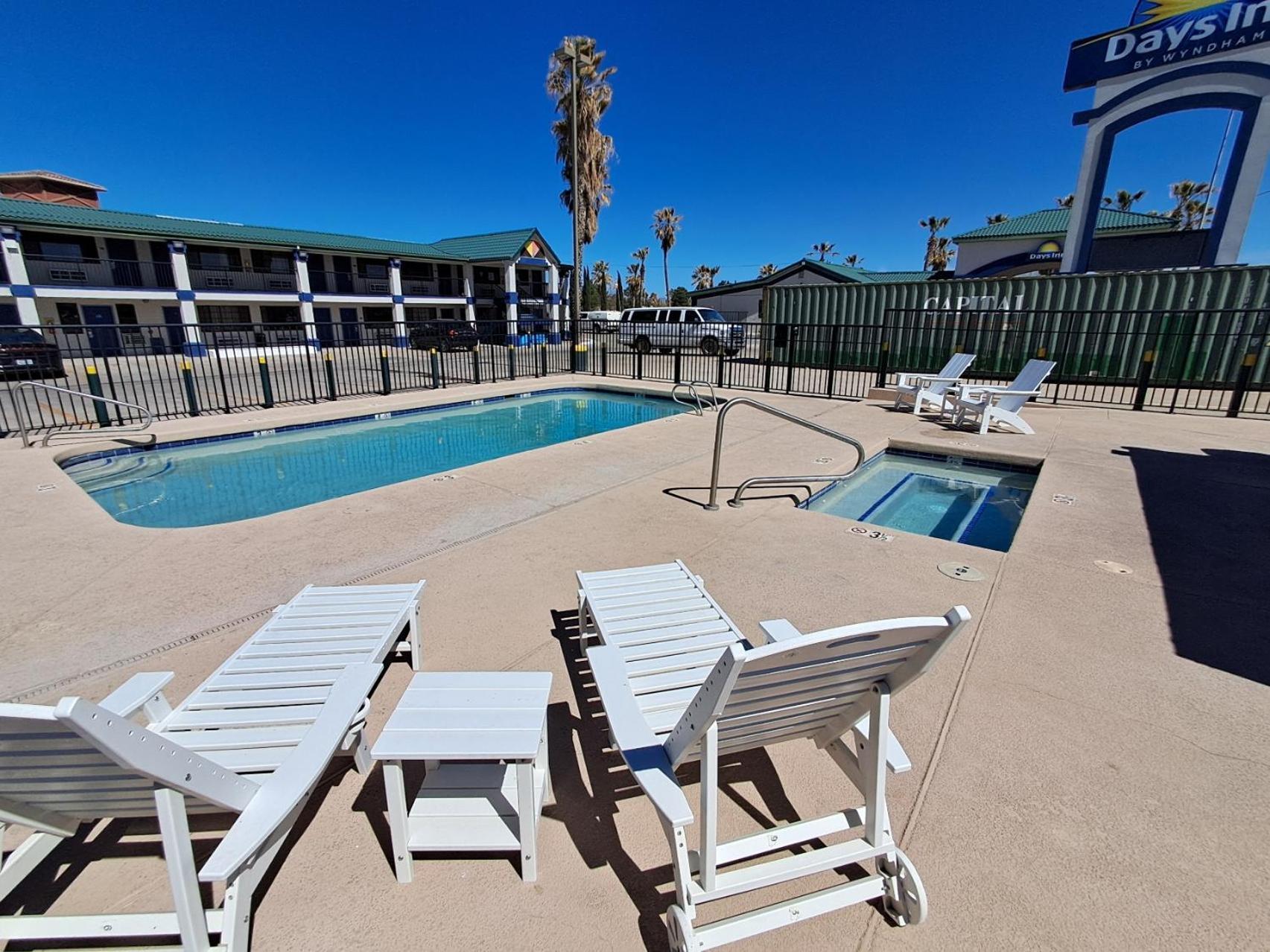 Days Inn By Wyndham Safford, Az Exterior photo